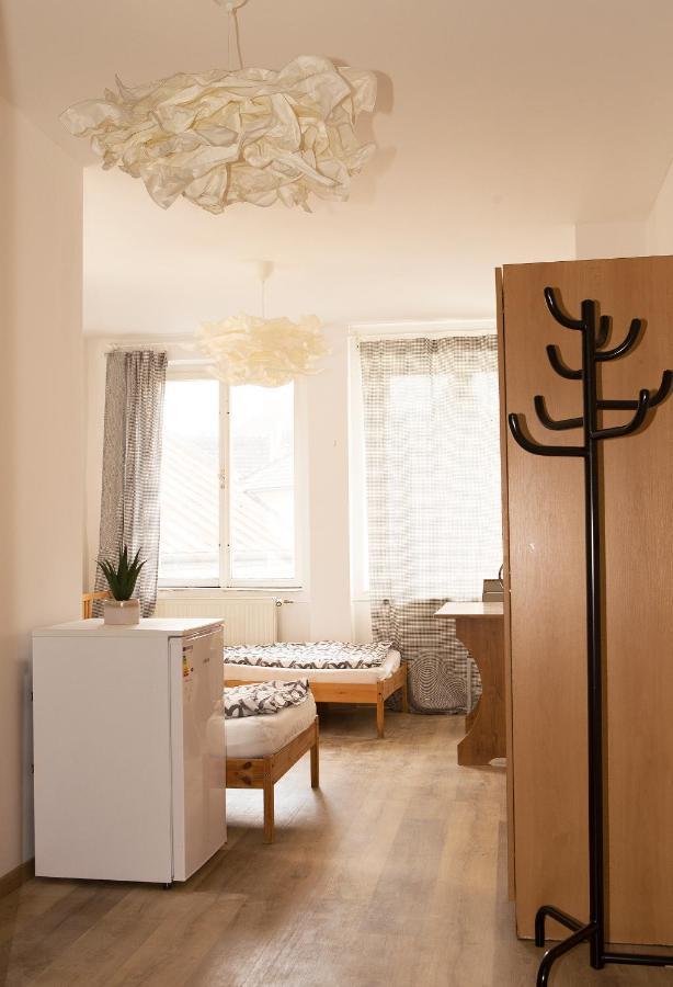 Cute 2 Beds Studio Close To The Main Train Station Apartment Pressburg